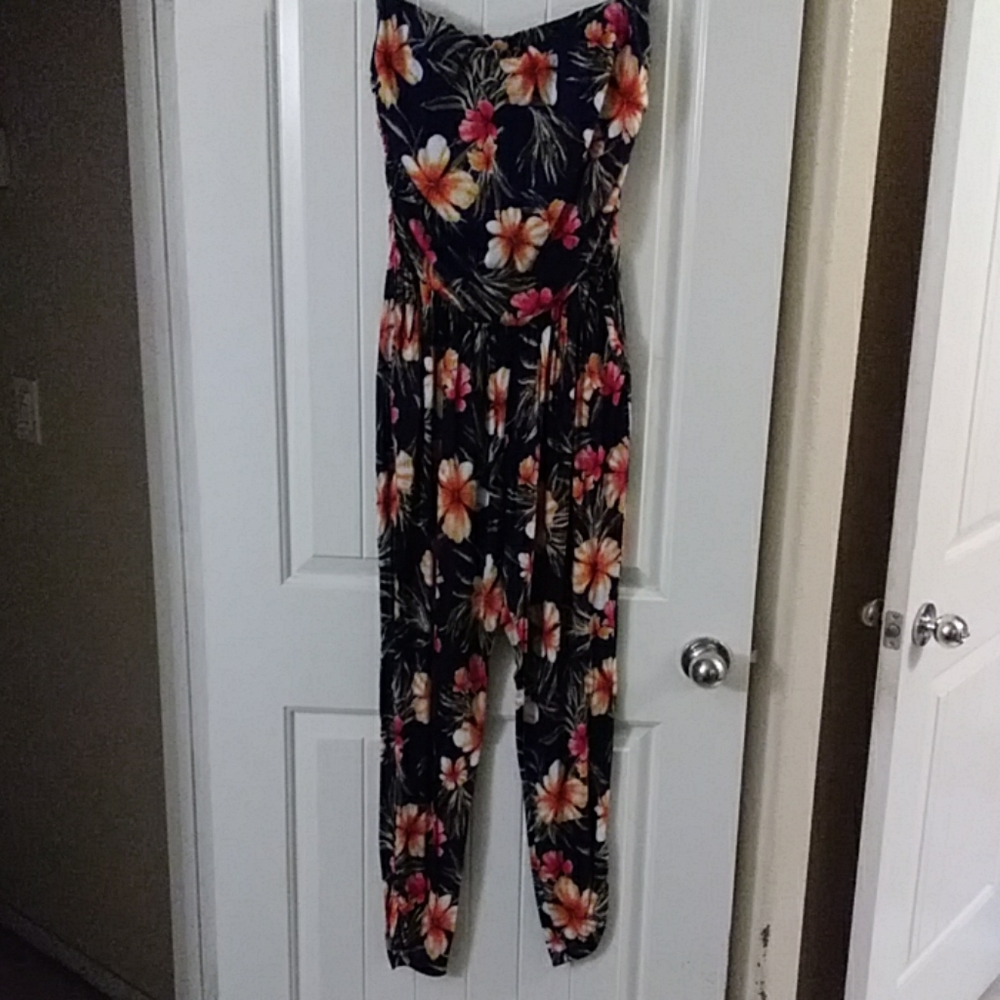 Beautiful flowers design one piece!